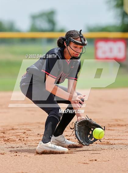 Thumbnail 2 in Mid-Prairie vs Linn-Mar (Linn-Mar / Alburnett Tournament) photogallery.