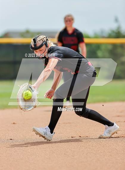 Thumbnail 2 in Mid-Prairie vs Linn-Mar (Linn-Mar / Alburnett Tournament) photogallery.