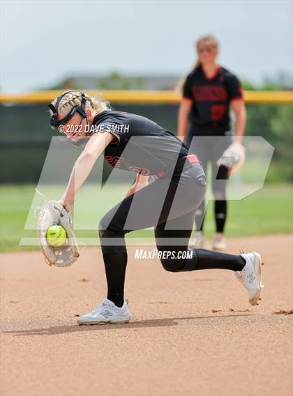 Thumbnail 1 in Mid-Prairie vs Linn-Mar (Linn-Mar / Alburnett Tournament) photogallery.