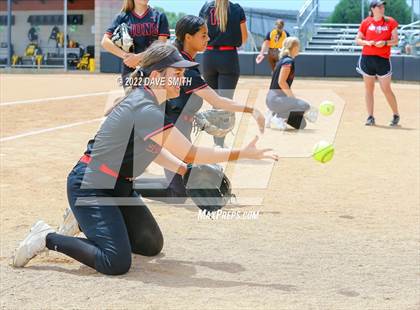 Thumbnail 1 in Mid-Prairie vs Linn-Mar (Linn-Mar / Alburnett Tournament) photogallery.