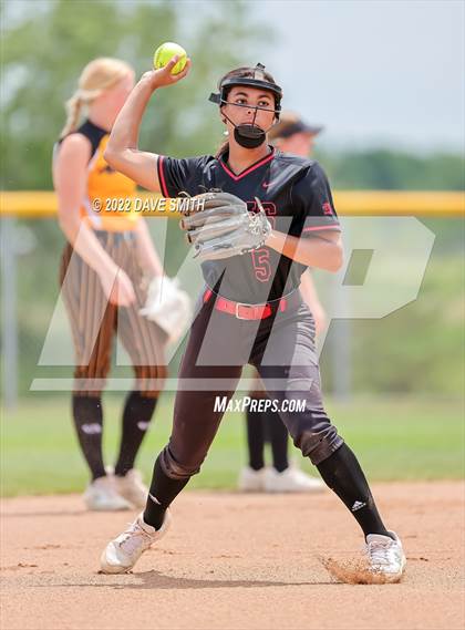 Thumbnail 1 in Mid-Prairie vs Linn-Mar (Linn-Mar / Alburnett Tournament) photogallery.