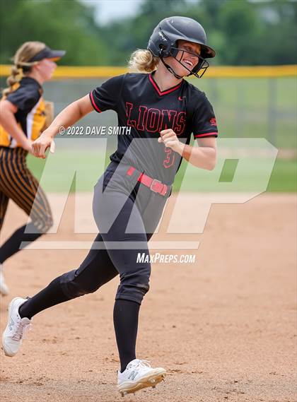 Thumbnail 2 in Mid-Prairie vs Linn-Mar (Linn-Mar / Alburnett Tournament) photogallery.