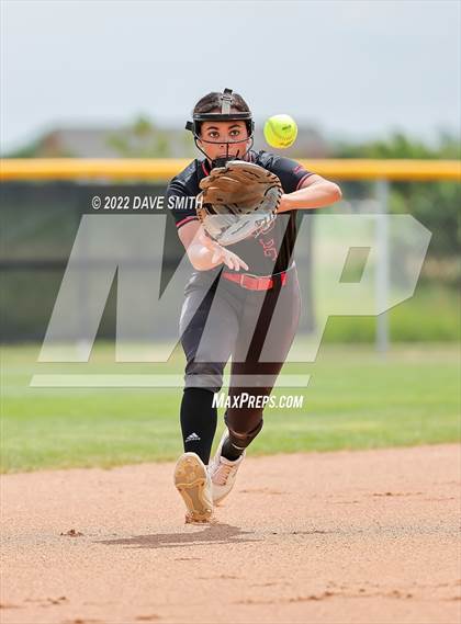 Thumbnail 2 in Mid-Prairie vs Linn-Mar (Linn-Mar / Alburnett Tournament) photogallery.