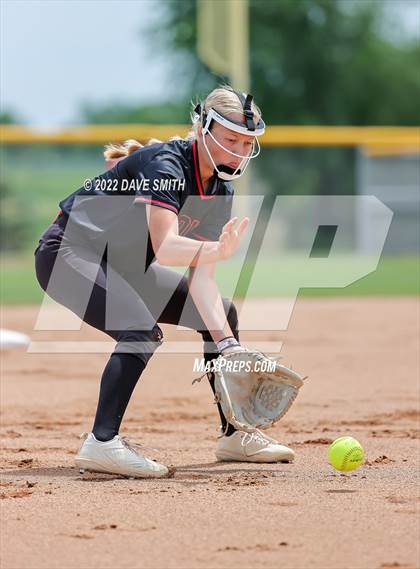 Thumbnail 1 in Mid-Prairie vs Linn-Mar (Linn-Mar / Alburnett Tournament) photogallery.