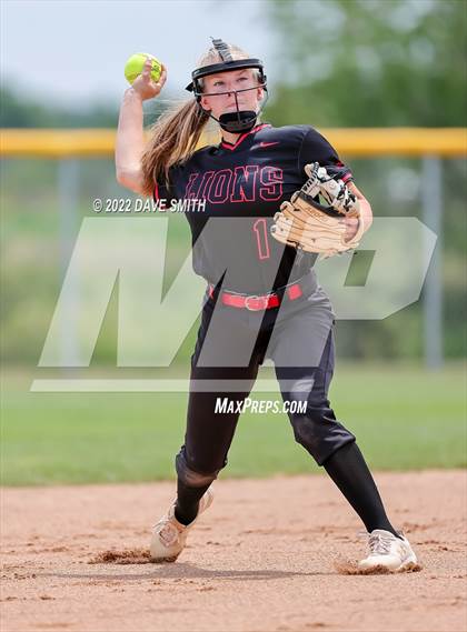 Thumbnail 2 in Mid-Prairie vs Linn-Mar (Linn-Mar / Alburnett Tournament) photogallery.