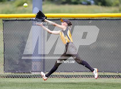 Thumbnail 2 in Mid-Prairie vs Linn-Mar (Linn-Mar / Alburnett Tournament) photogallery.