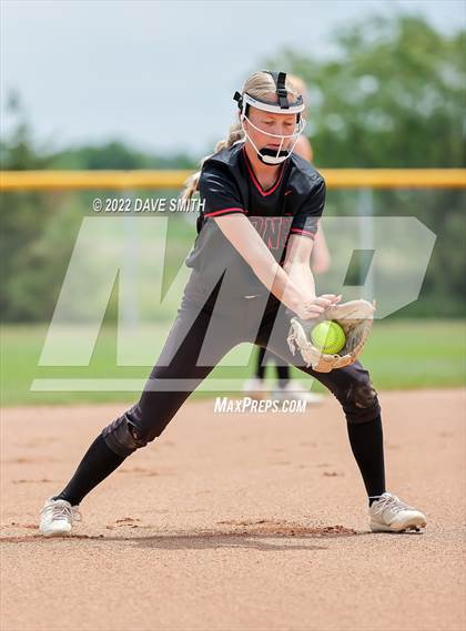 Thumbnail 2 in Mid-Prairie vs Linn-Mar (Linn-Mar / Alburnett Tournament) photogallery.