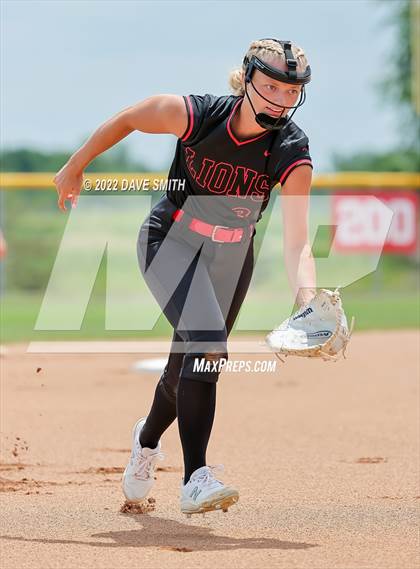 Thumbnail 3 in Mid-Prairie vs Linn-Mar (Linn-Mar / Alburnett Tournament) photogallery.