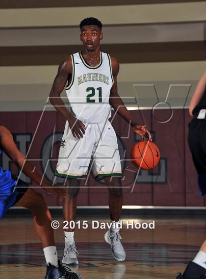 Thumbnail 1 in Moreau Catholic vs. Windward (MaxPreps Holiday Classic) photogallery.