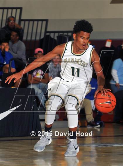 Thumbnail 2 in Moreau Catholic vs. Windward (MaxPreps Holiday Classic) photogallery.