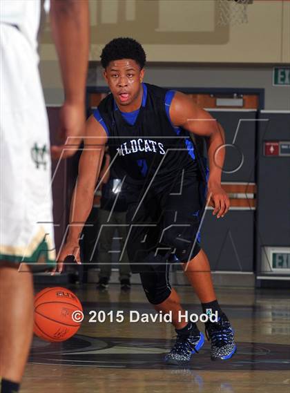 Thumbnail 2 in Moreau Catholic vs. Windward (MaxPreps Holiday Classic) photogallery.