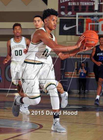 Thumbnail 3 in Moreau Catholic vs. Windward (MaxPreps Holiday Classic) photogallery.