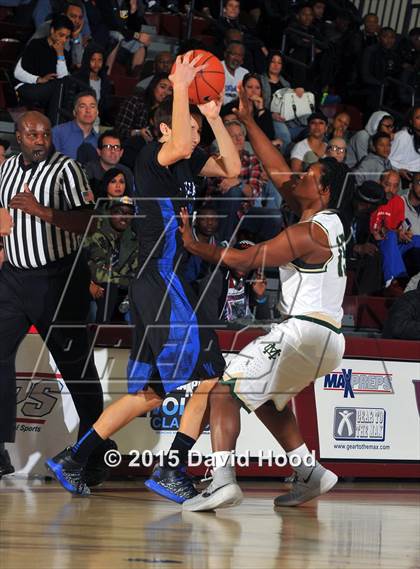 Thumbnail 1 in Moreau Catholic vs. Windward (MaxPreps Holiday Classic) photogallery.