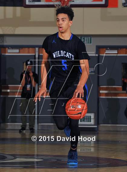 Thumbnail 3 in Moreau Catholic vs. Windward (MaxPreps Holiday Classic) photogallery.