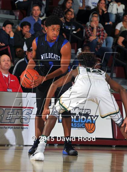 Thumbnail 3 in Moreau Catholic vs. Windward (MaxPreps Holiday Classic) photogallery.