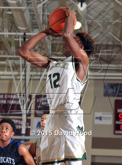 Thumbnail 3 in Moreau Catholic vs. Windward (MaxPreps Holiday Classic) photogallery.