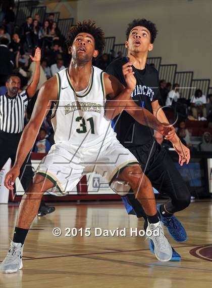 Thumbnail 2 in Moreau Catholic vs. Windward (MaxPreps Holiday Classic) photogallery.