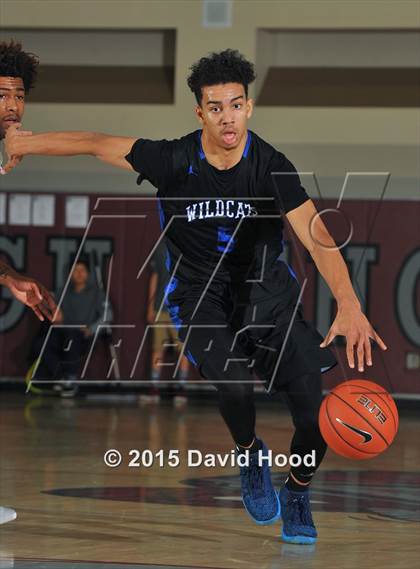 Thumbnail 1 in Moreau Catholic vs. Windward (MaxPreps Holiday Classic) photogallery.