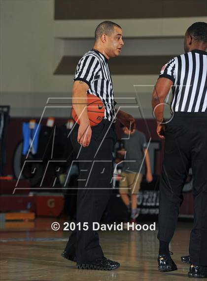 Thumbnail 3 in Moreau Catholic vs. Windward (MaxPreps Holiday Classic) photogallery.