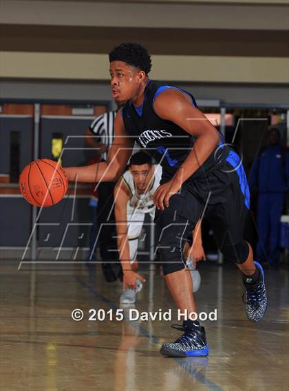 Thumbnail 1 in Moreau Catholic vs. Windward (MaxPreps Holiday Classic) photogallery.