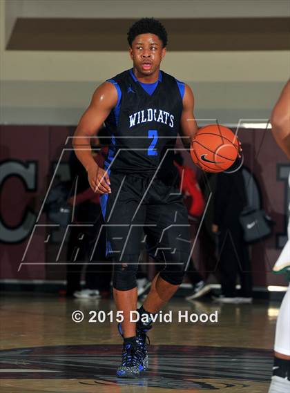 Thumbnail 3 in Moreau Catholic vs. Windward (MaxPreps Holiday Classic) photogallery.