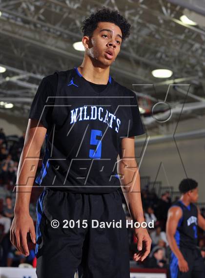 Thumbnail 2 in Moreau Catholic vs. Windward (MaxPreps Holiday Classic) photogallery.