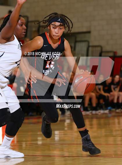 Thumbnail 2 in Beverly Hills vs Flintridge Prep (CIF SS Division 3A Finals) photogallery.