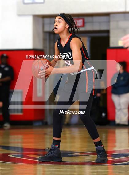 Thumbnail 3 in Beverly Hills vs Flintridge Prep (CIF SS Division 3A Finals) photogallery.