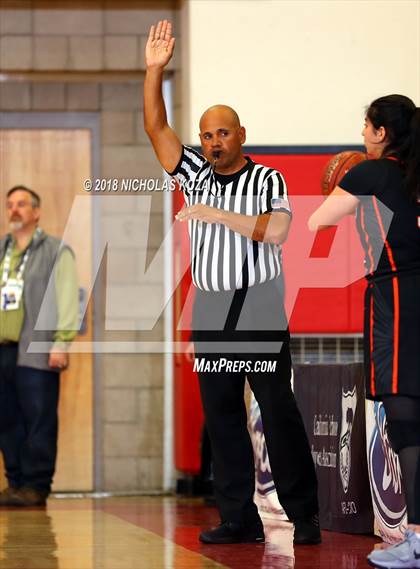 Thumbnail 3 in Beverly Hills vs Flintridge Prep (CIF SS Division 3A Finals) photogallery.