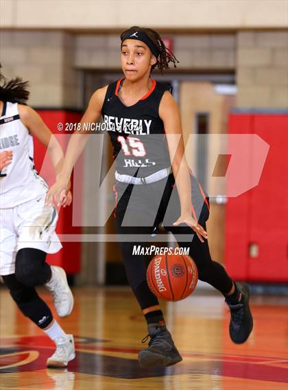 Thumbnail 3 in Beverly Hills vs Flintridge Prep (CIF SS Division 3A Finals) photogallery.