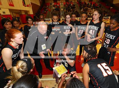Thumbnail 3 in Beverly Hills vs Flintridge Prep (CIF SS Division 3A Finals) photogallery.