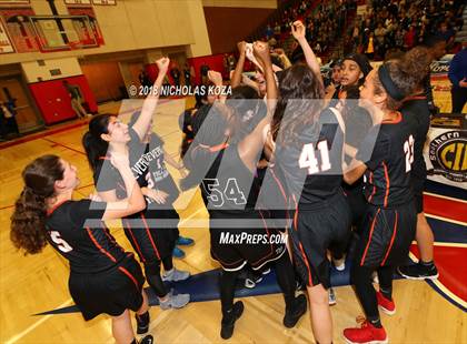 Thumbnail 3 in Beverly Hills vs Flintridge Prep (CIF SS Division 3A Finals) photogallery.