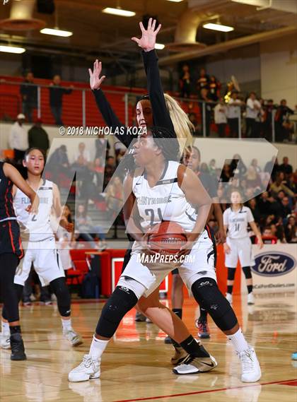 Thumbnail 2 in Beverly Hills vs Flintridge Prep (CIF SS Division 3A Finals) photogallery.