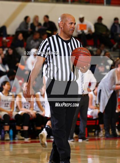 Thumbnail 3 in Beverly Hills vs Flintridge Prep (CIF SS Division 3A Finals) photogallery.