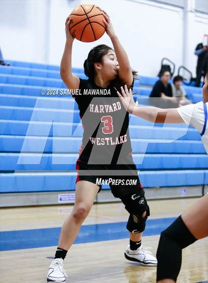 Thumbnail 2 in Harvard-Westlake vs Crenshaw (Riptide GBB Showcase) photogallery.