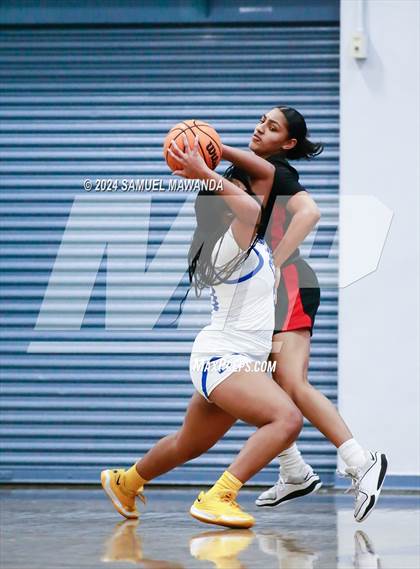 Thumbnail 3 in Harvard-Westlake vs Crenshaw (Riptide GBB Showcase) photogallery.