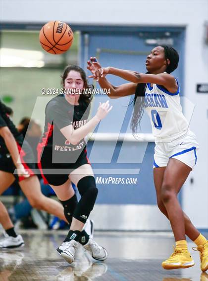Thumbnail 3 in Harvard-Westlake vs Crenshaw (Riptide GBB Showcase) photogallery.