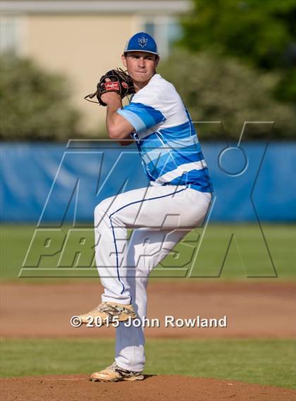 Thumbnail 2 in Gurnee Warren v. Fremd (IHSA 4A Regional Semifinal) photogallery.
