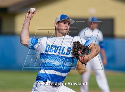 Thumbnail 1 in Gurnee Warren v. Fremd (IHSA 4A Regional Semifinal) photogallery.