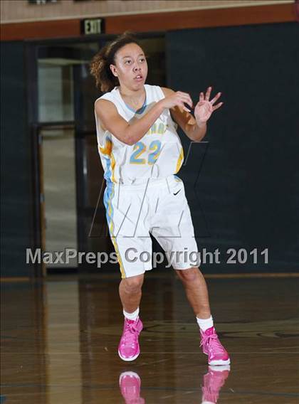 Thumbnail 2 in Oakmont @ Center (Foundation Game) photogallery.