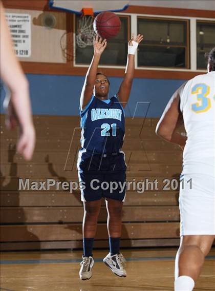 Thumbnail 2 in Oakmont @ Center (Foundation Game) photogallery.