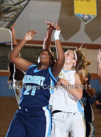 Thumbnail 3 in Oakmont @ Center (Foundation Game) photogallery.