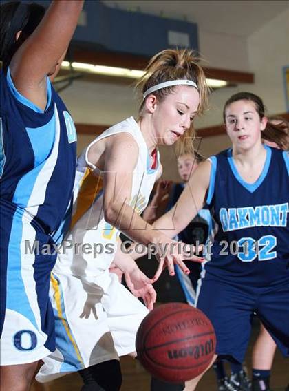 Thumbnail 3 in Oakmont @ Center (Foundation Game) photogallery.
