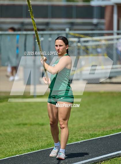 Thumbnail 1 in Spartan Relays (Pole Vault) photogallery.