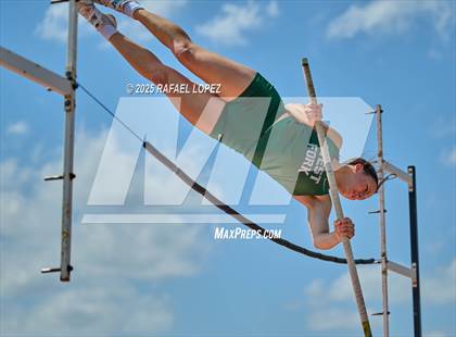 Thumbnail 2 in Spartan Relays (Pole Vault) photogallery.