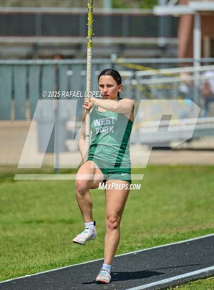Thumbnail 2 in Spartan Relays (Pole Vault) photogallery.