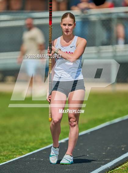 Thumbnail 1 in Spartan Relays (Pole Vault) photogallery.
