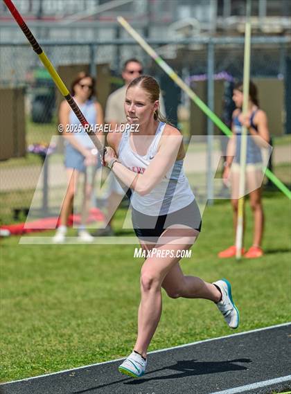 Thumbnail 1 in Spartan Relays (Pole Vault) photogallery.