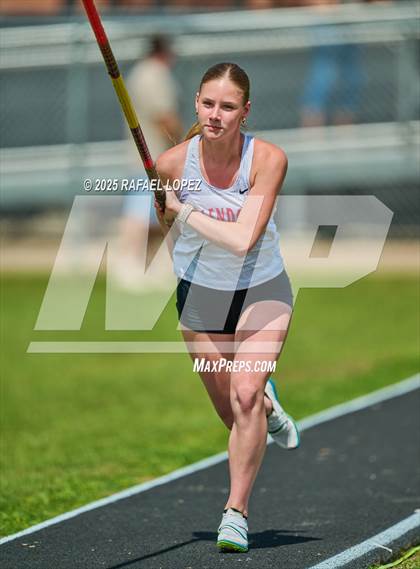 Thumbnail 2 in Spartan Relays (Pole Vault) photogallery.