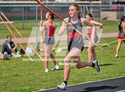 Thumbnail 2 in Spartan Relays (Pole Vault) photogallery.